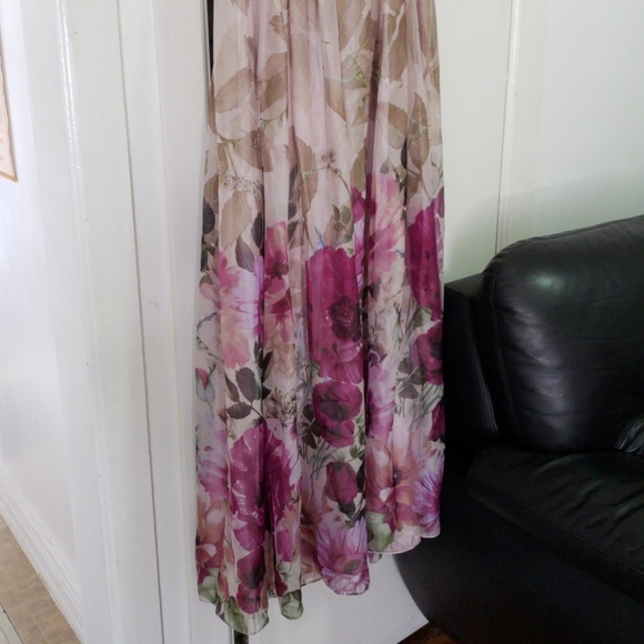 Dress - Picture 4 of 7